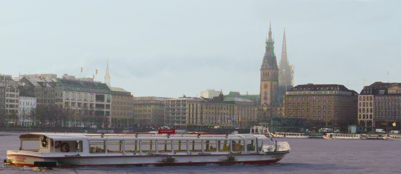 Alsterdampfer auf Binnenalster in der Nähe der Rechtsanwälte Christian Harm und Martina Odefey